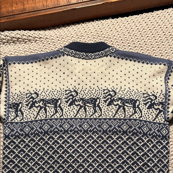 Nordstrikk Norwegian Luse cardigan in wool! Size M Beautiful reindeer on it! - Picture 7 of 10